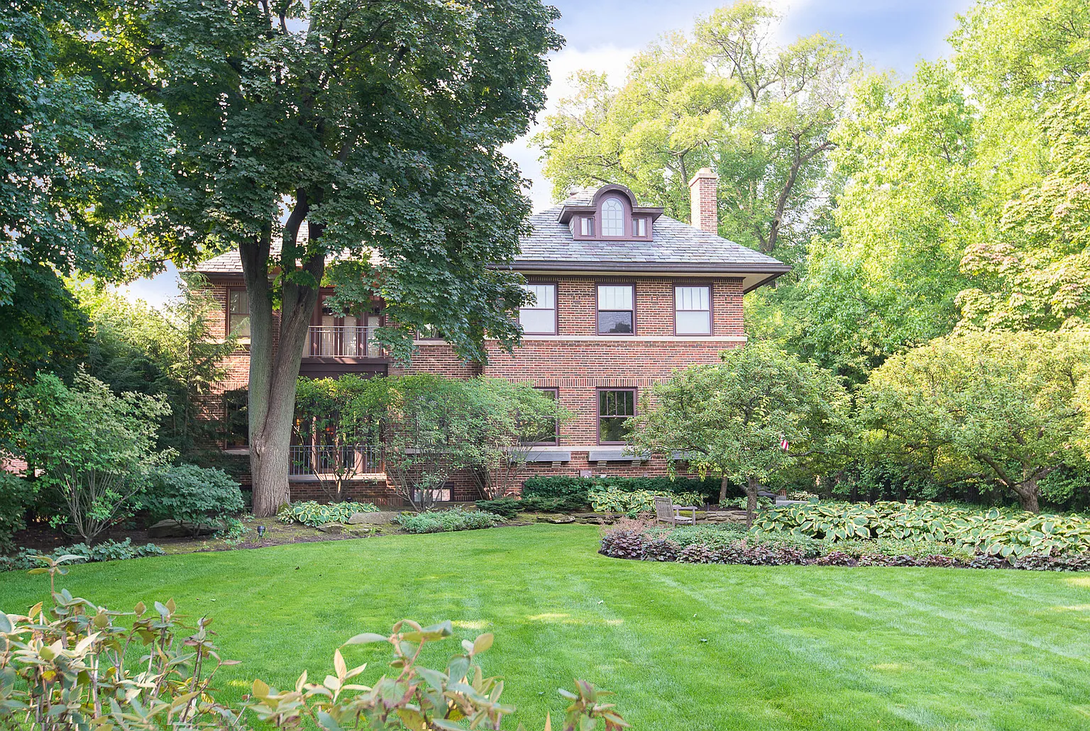 212 Sheridan Rd photo 1