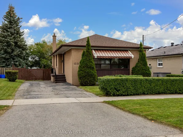 1331 Sharbot St, Oshawa, ON L1J 1K1