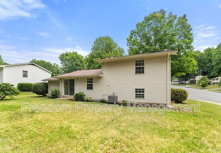 2516 Tabor Ct — Photo 39