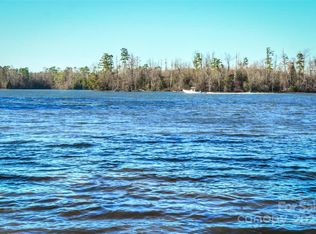 110 Watch Hbr, New London, NC 28127