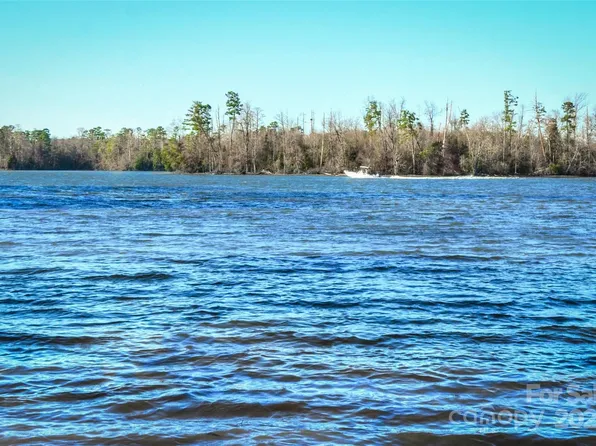 110 Watch Hbr, New London, NC 28127