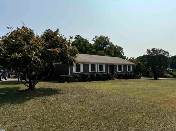 105 Lemon Tree Trl, Laurens, SC 29360