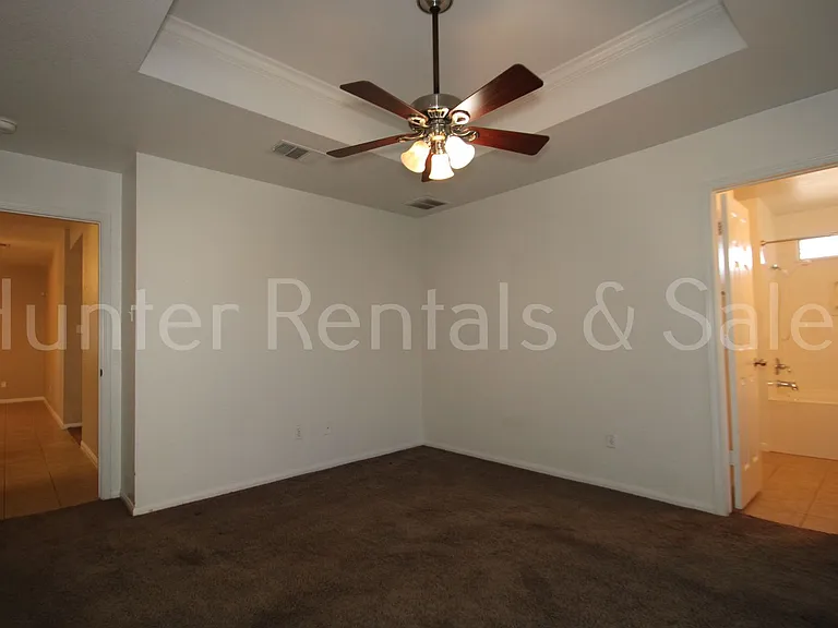 505 E Vega Ln — Photo 14