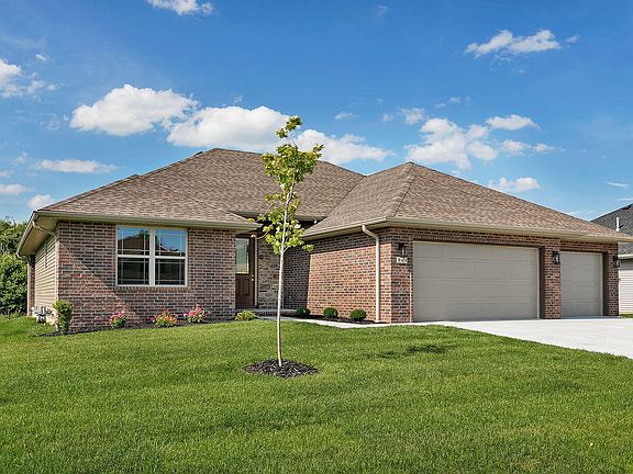 3rd image of 361 E Lombardy Dr