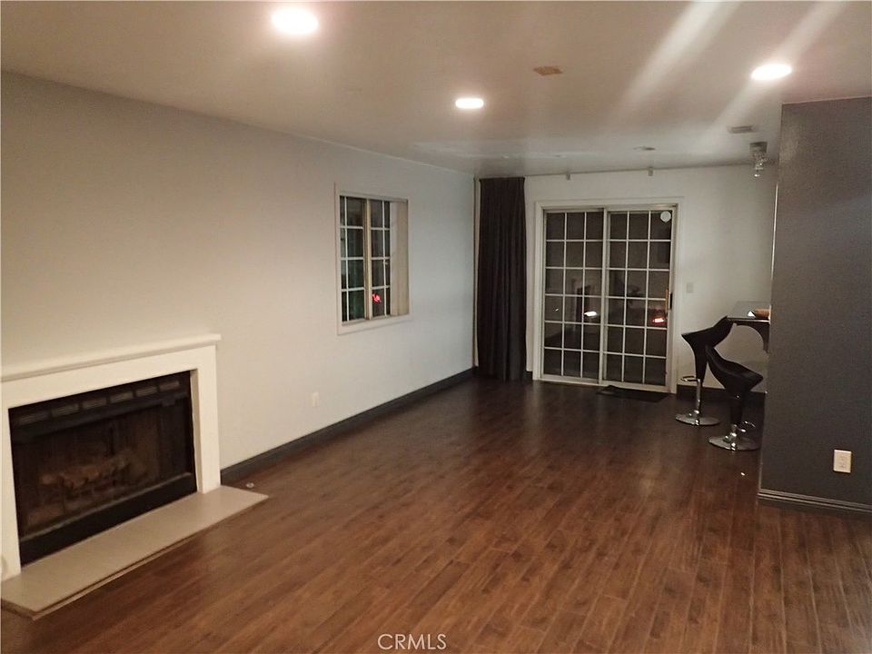 1st image of 379 N Mentor Ave APT 1