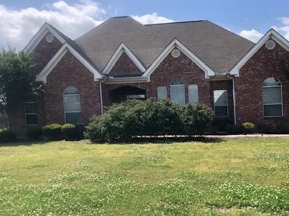 2411 Princeton St, Greenville, MS 38701