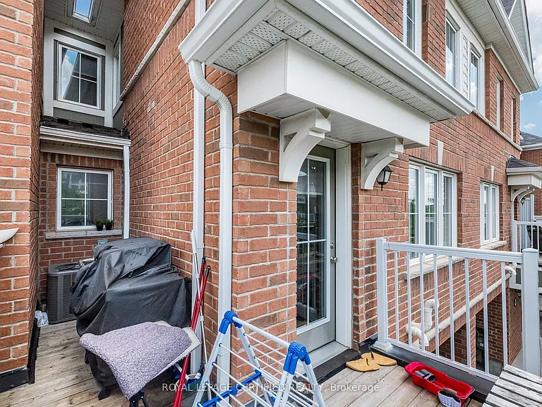 581 Allport Gate — Photo 24