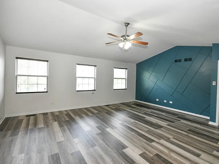 121 Cammeron Ct — Photo 5