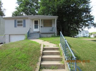 323 Central Pl, Dixon, IL 61021