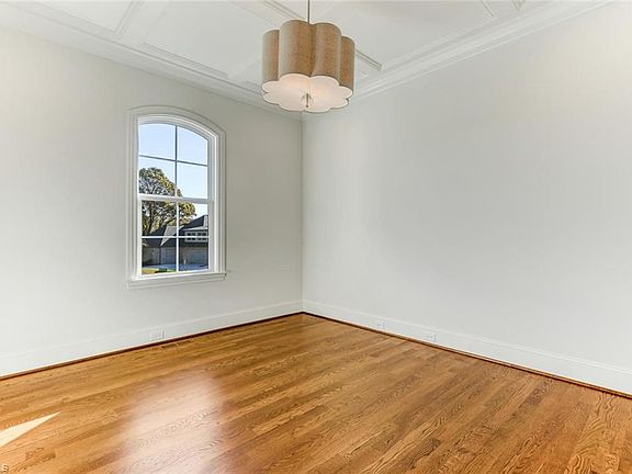 5th image of 128 Cobblestone Walk Dr