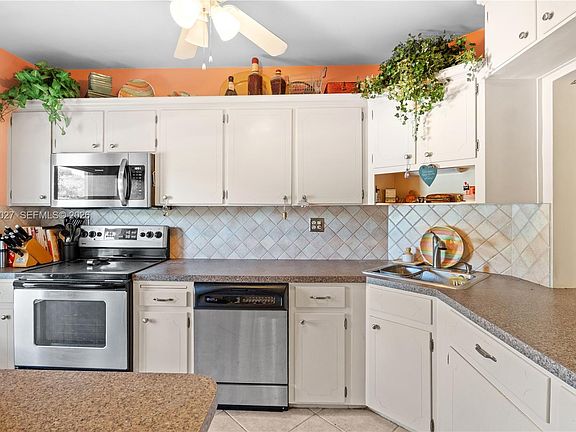 5th image of 900 SW 12th St APT 108