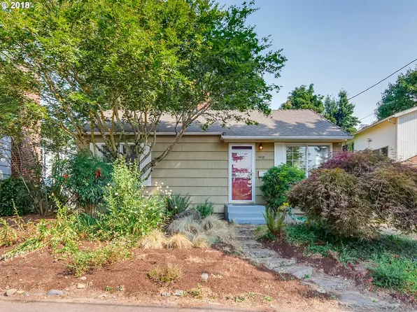 7715 SE Market St, Portland, OR 97215
