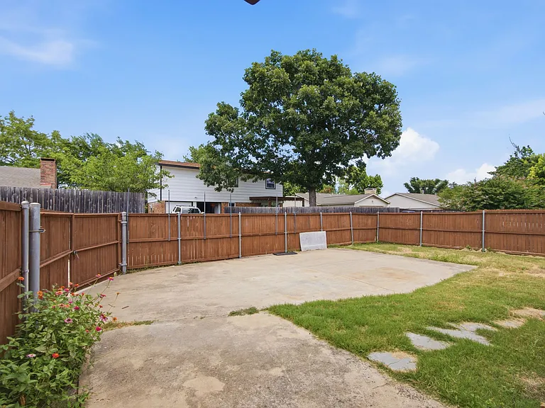 2813 Countess Dr — Photo 31