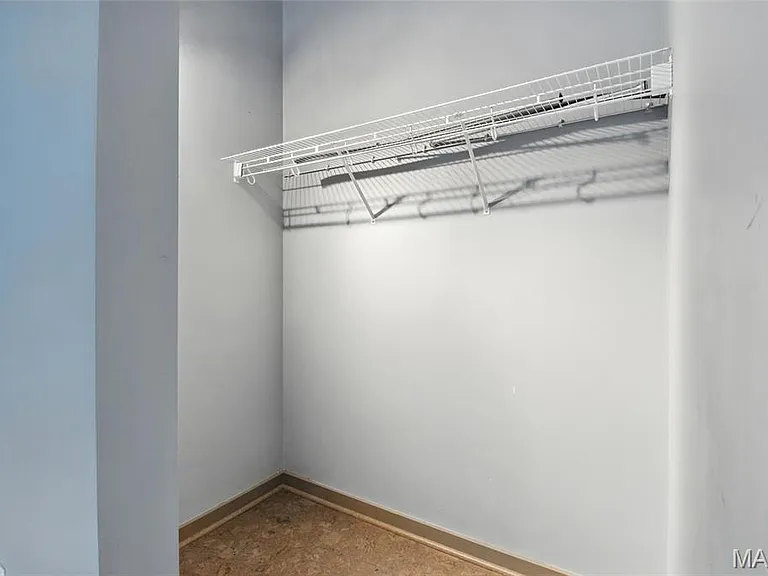 1627 Locust St #202 — Photo 32