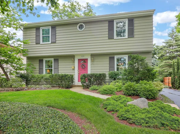 529 S Gables Blvd, Wheaton, IL 60187