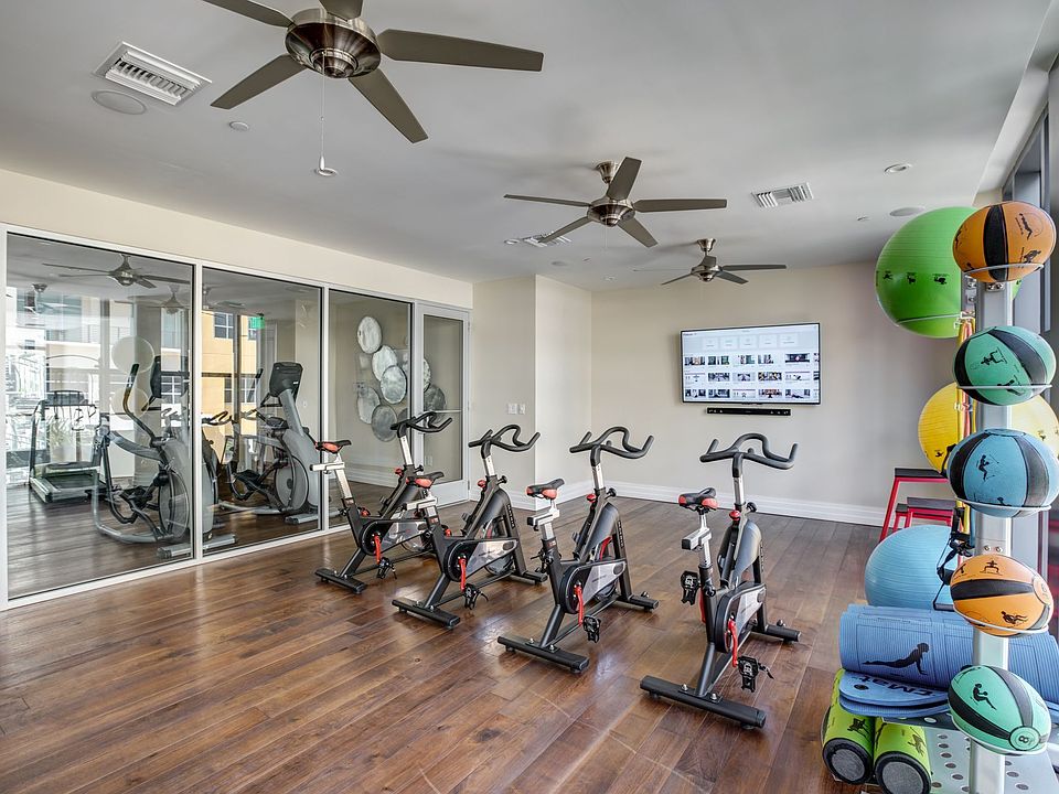 Spin & Yoga Studio | Virtual Fitness Trainer