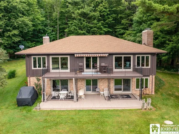 3407 Driftwood Rd, Bemus Point, NY 14712