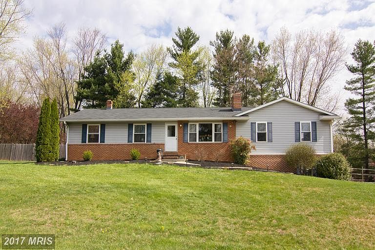1st image of 1402 Woodbine Way