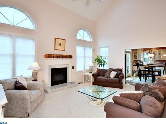 5th image of 904 Saddlebrook Dr