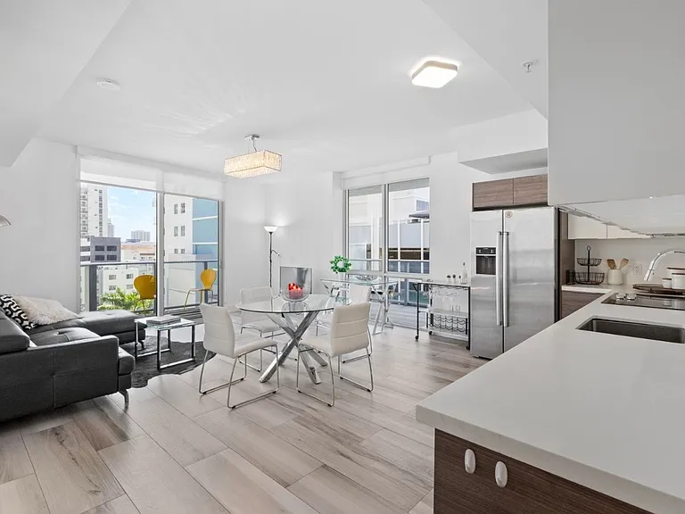 1010 SW 2nd Ave #609 — Photo 8