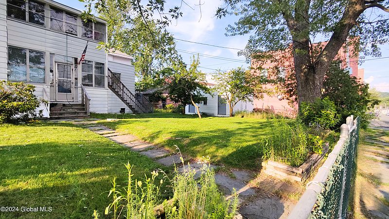 2nd image of 1502 7th Avenue
