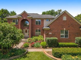 9038 McKendry Dr, Saline, MI