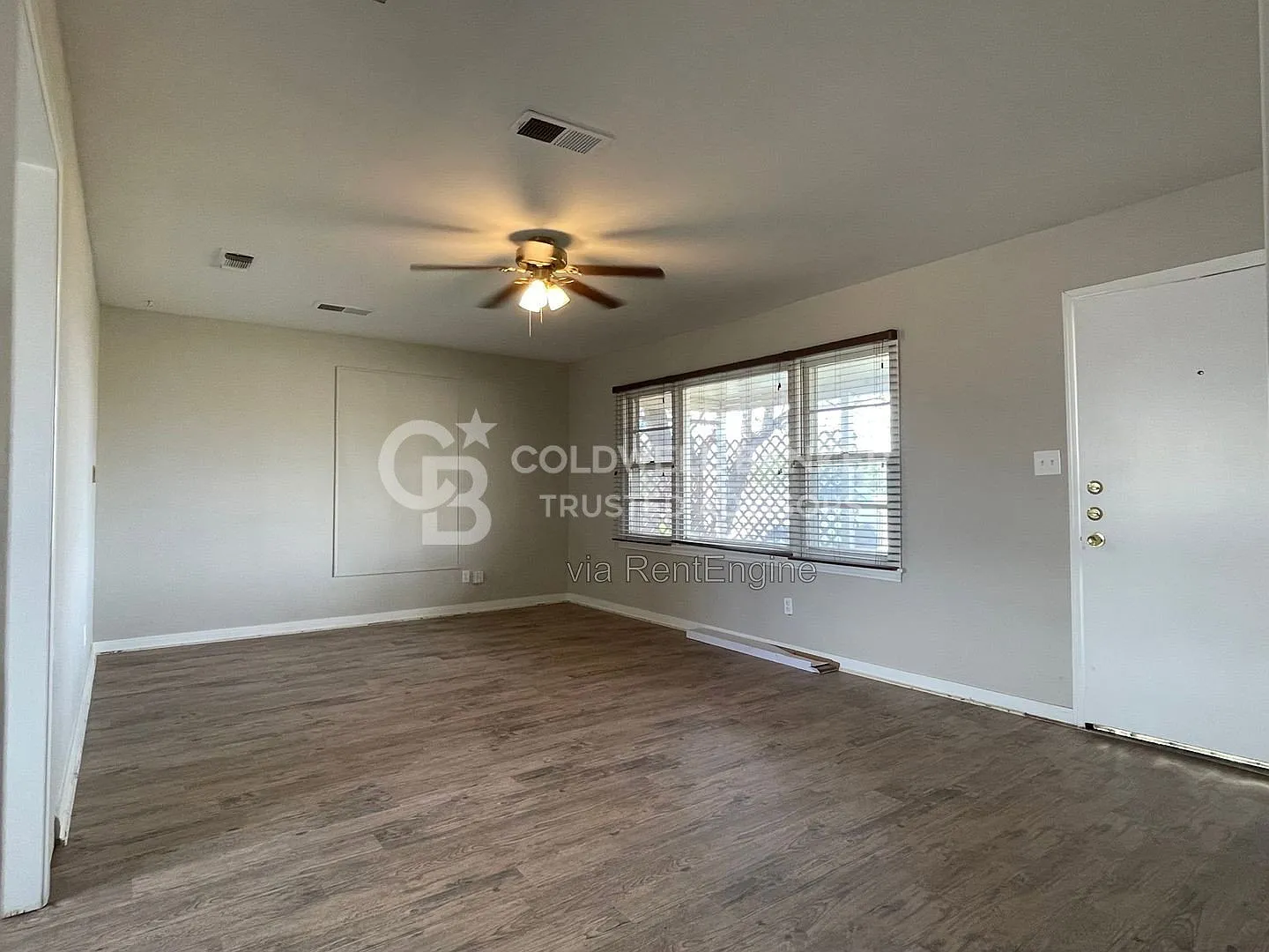 2 bed, 1.0 bath, 1040 sqft, $1,025 — Photo 2