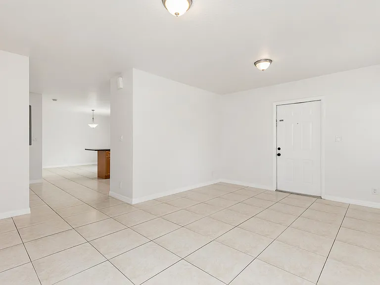 24 SW 6th St #2 — Photo 28