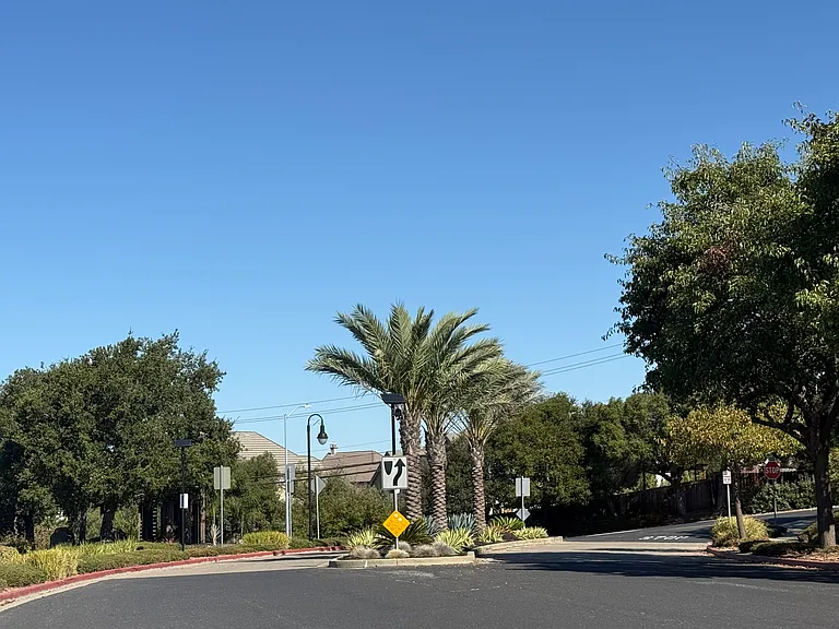 Bailey Ranch Rd — Photo 15