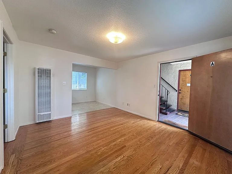 1221 W St #A — Photo 2