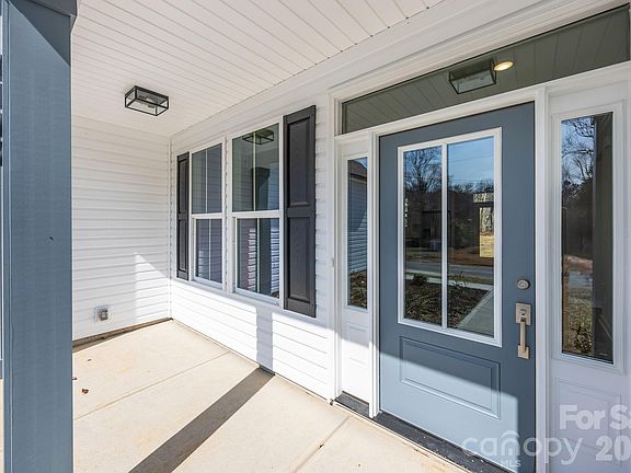 2nd image of 2105 Fowler St