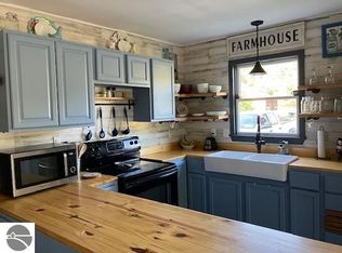 8613 Summit City Rd, Kingsley, MI 49649