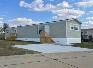 1673 Ottawa Dr, Marion, IA 52302