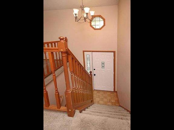 3rd image of 918 Evergreen Dr