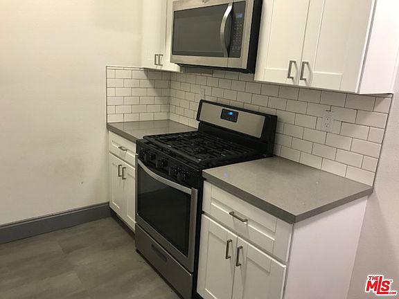 4th image of 212 S Kenmore Ave