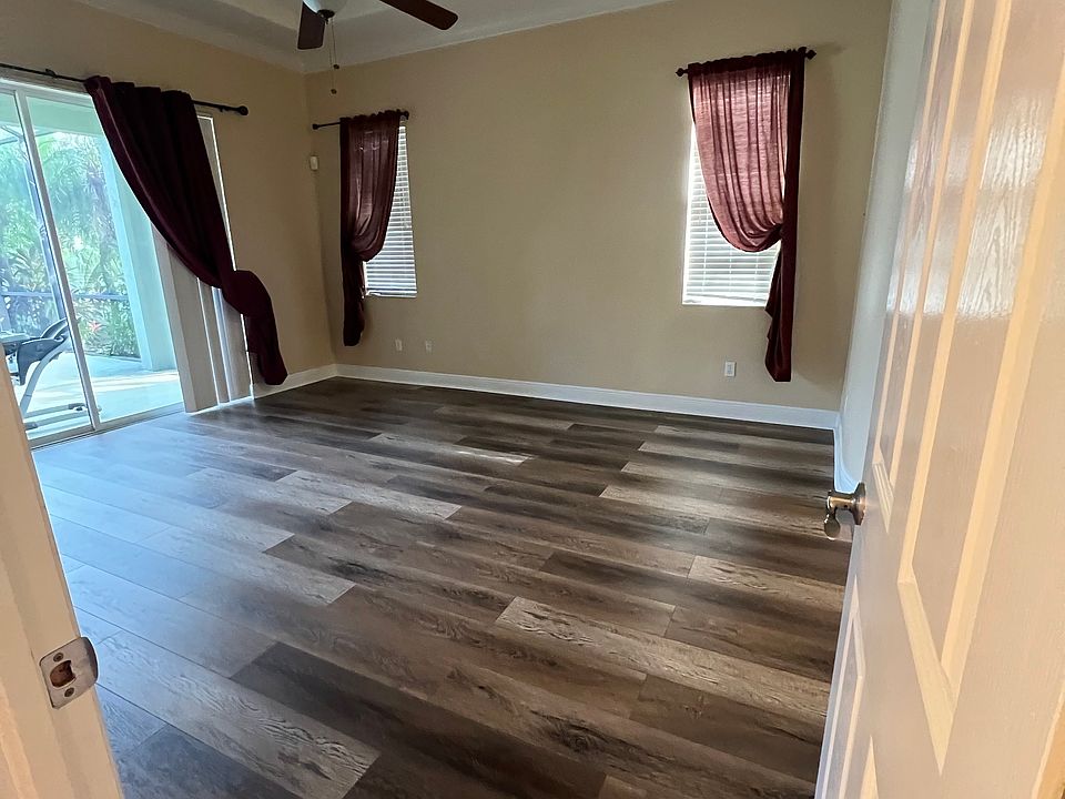1st image of 1041 Carriage Park Dr