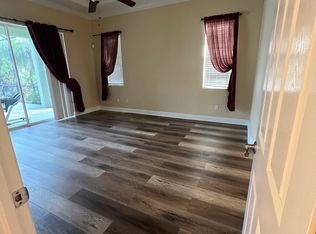 1041 Carriage Park Dr, Valrico, FL 33594