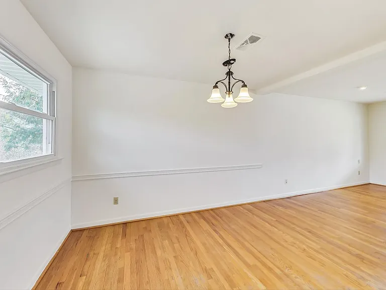 1208 Pinewood Dr — Photo 9