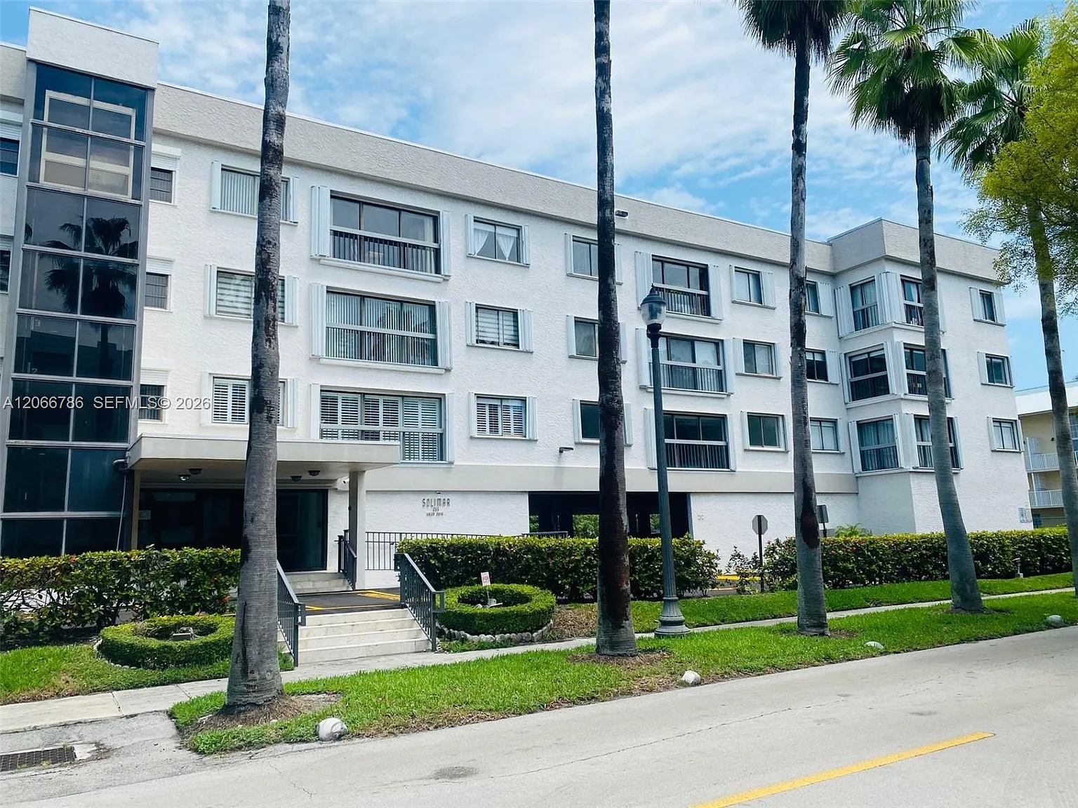 Solimar Condo Of Key Bisc — Photo 1