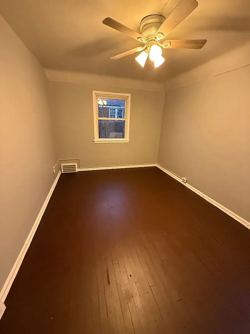 3bd Single Lee/Harvard Section 8/Cash Pay *1/2 Off Security Deposit Special* — Photo 2