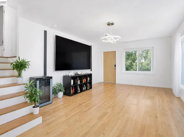 24849 2nd St, Hayward, CA 94541