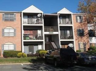 25 Canterbury Ct, Piscataway, NJ 08854