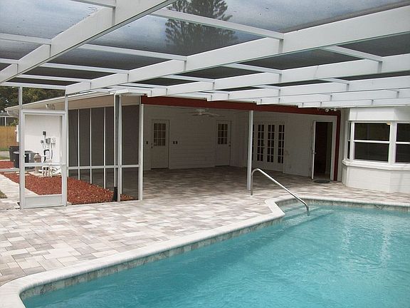 2nd image of 5517 7th Avenue Dr W
