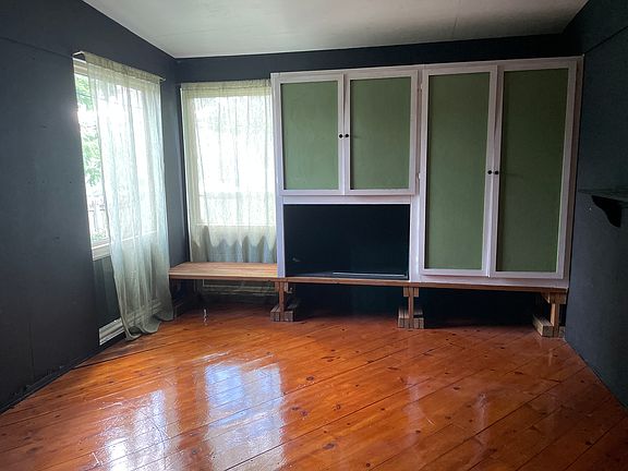 4th image of 1935 Talbot St