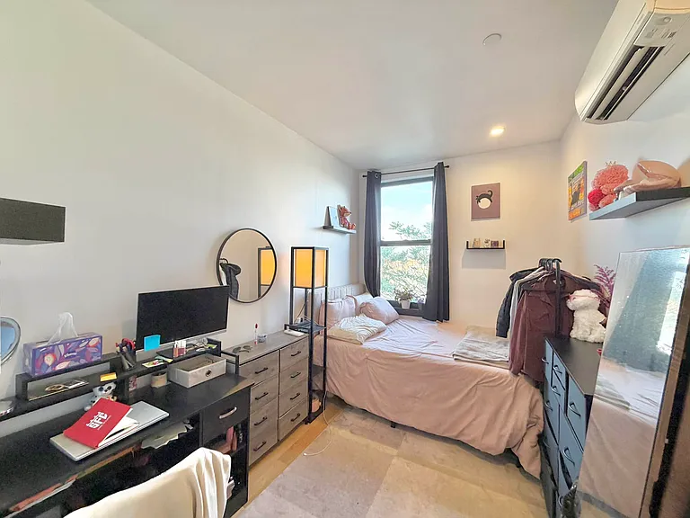 172 Suydam St #4R — Photo 3