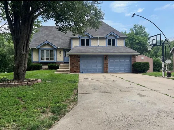 128 SW 26th St, Blue Springs, MO 64015