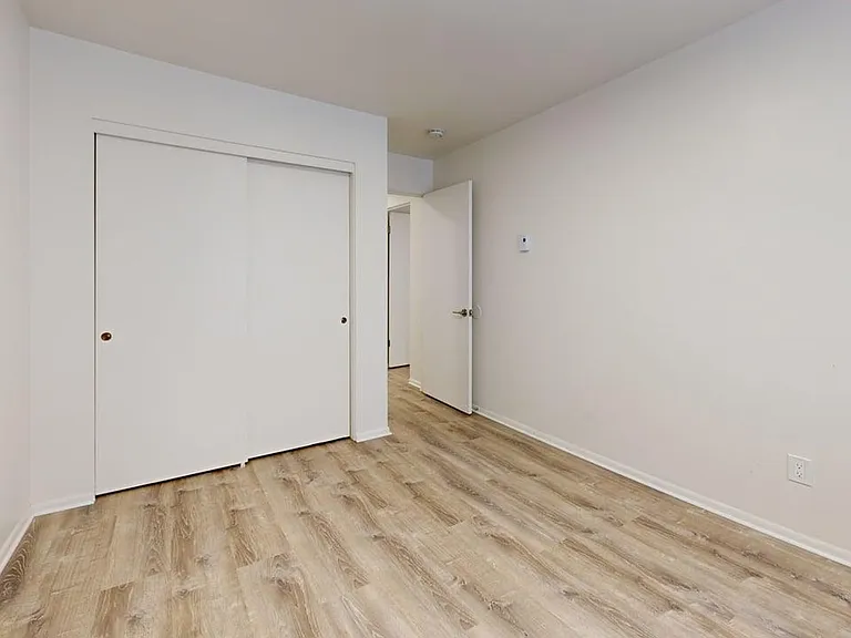 Barrett Apartments — Photo 62