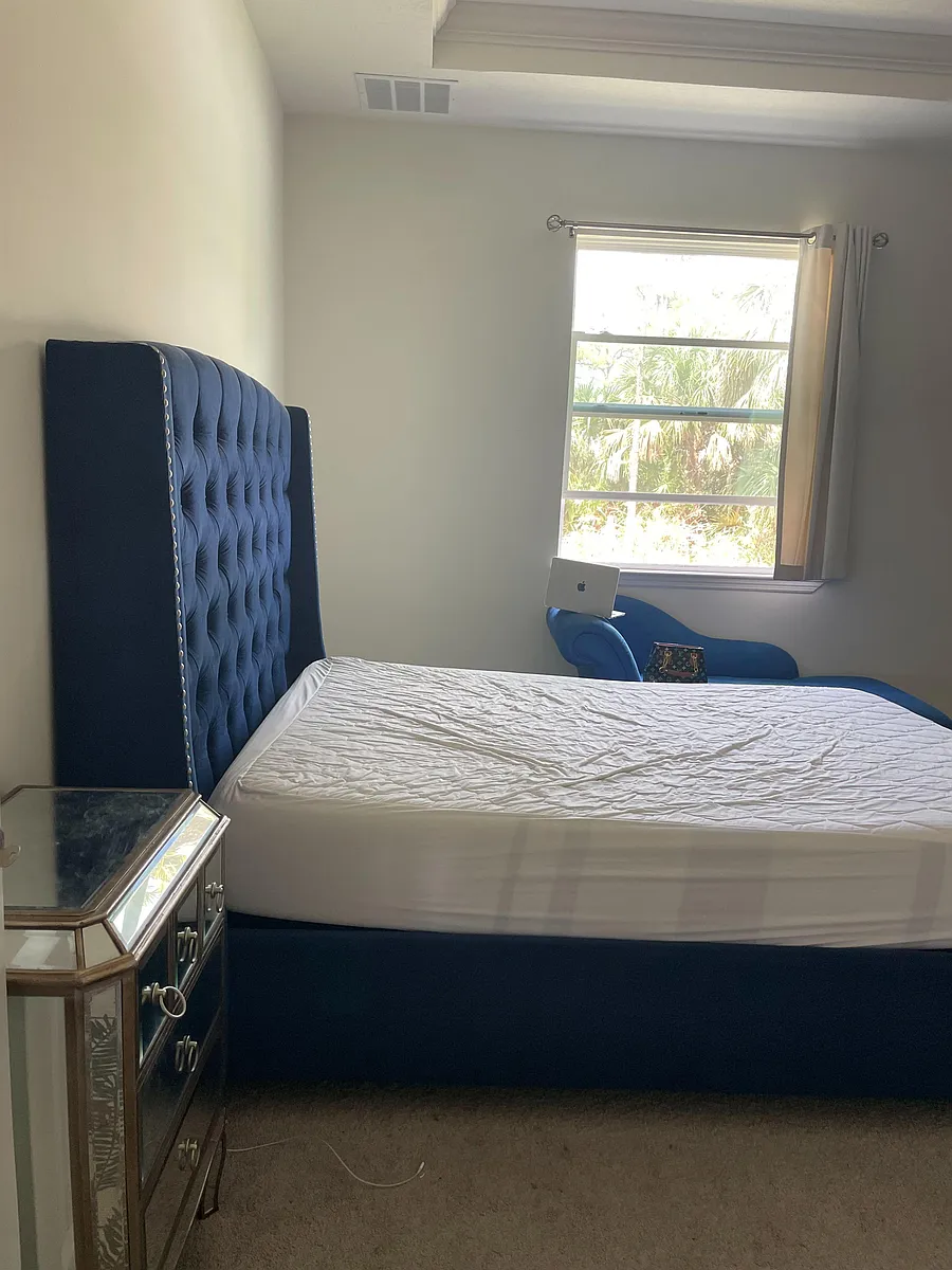 Cozy Coastal Room offers - NW Gatun Dr