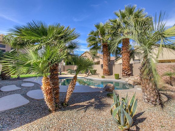 4th image of 1054 E Carla Vista Ct