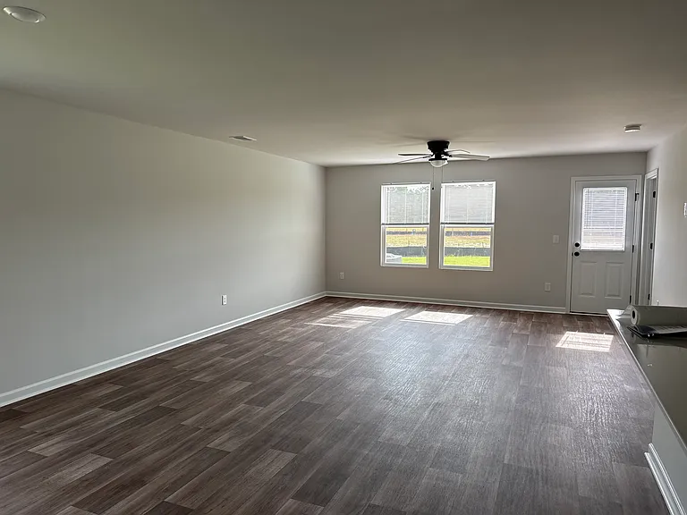 6409 Swainson St SW — Photo 7